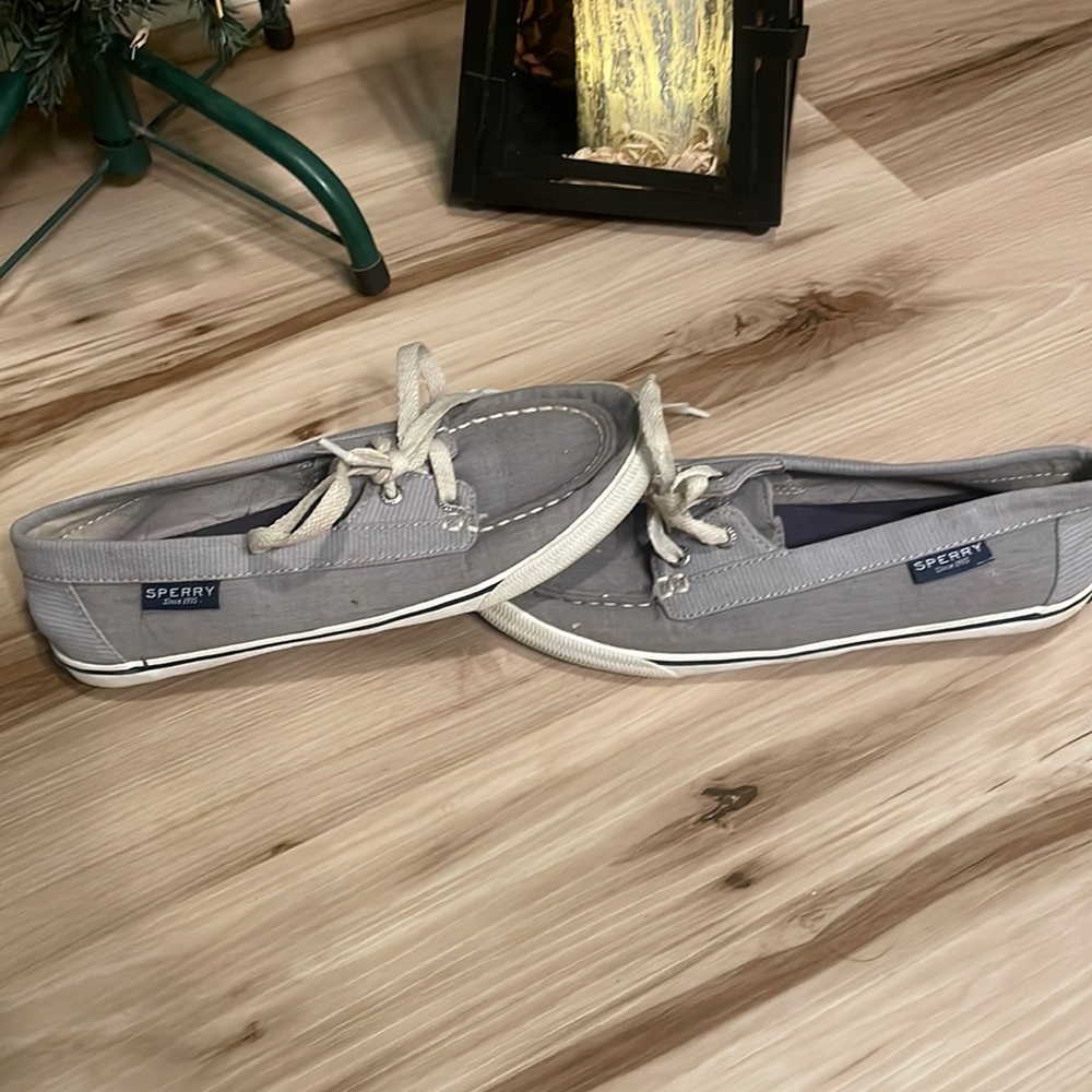 Women’s grey sperrys size 6